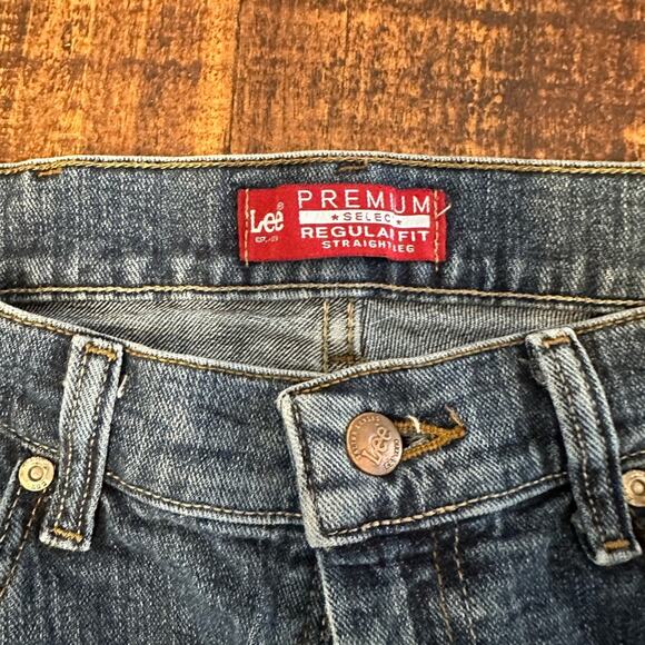 EUC- Men’s Lee Premium Select straight leg jeans - Picture 3 of 3